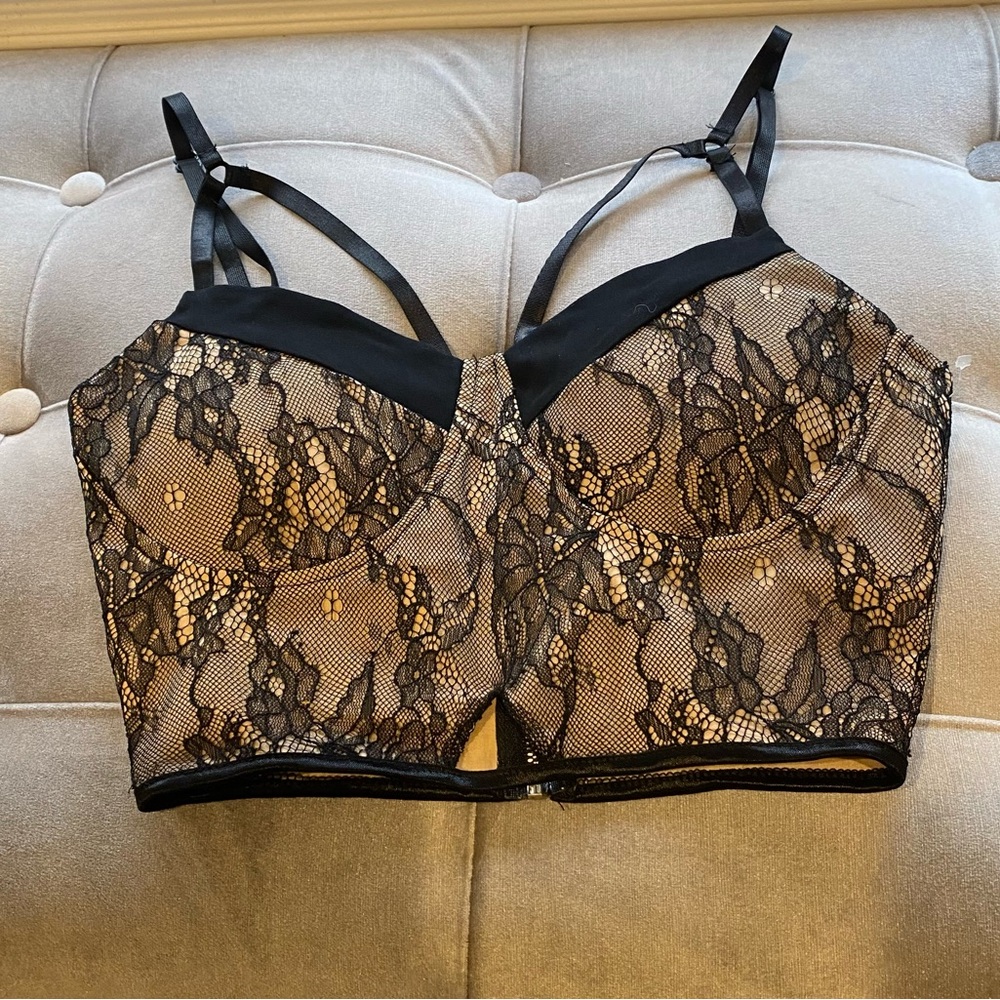 Revamped brand lace bustiers size M nwot